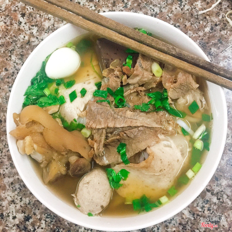 Bún bò giò heo 