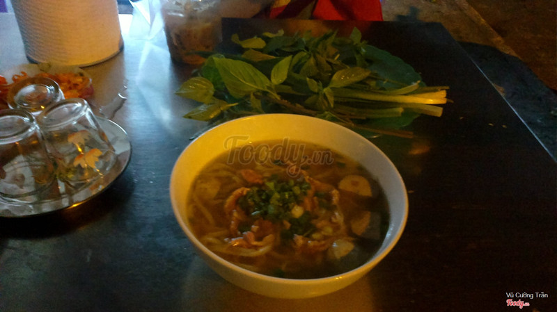 Phở tái - bò viên