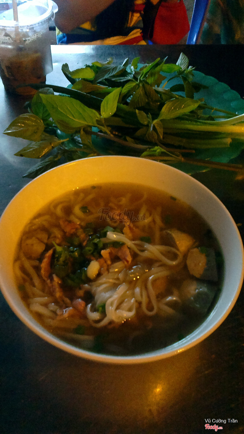 Phở tái - bò viên