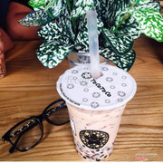 Đây là địa điểm có lẽ cban k xa lạ nữa rồi, nhưng mà mình đi uống trà sữa ở đâu vẫn nghiện ở đây nhất, trà sữa ngon, nhiều vị lạ có thể thoả thích lựa chọn, giá lại rẻ, achi phục vụ thì nhiệt tình quý khách, phục vụ chu đáo. View ở đây thì đẹp, cban có thể chụp ảnh các kiểu😝😝. Nghiện hết chỗ nói, ngày nghỉ mà vào đây gọi cốc trà sữa thì tuyệt vời k gì bằng. Mn nhớ ghé qua nhé