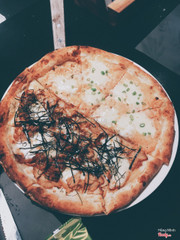 Pizza cá hồi miso + gà nhật