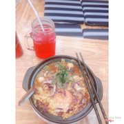 Ở Hải Phòng thấy mỗi chỗ này hợp khẩu vị nhất, mỳ khá ngon, nước dùng đậm đà, nhân viên nhiệt tình và nhanh nhẹn, quán rộng rãi, thoáng mát, khá là sạch sẽ. Sẽ ủng hộ quán dài dài 👌🏻