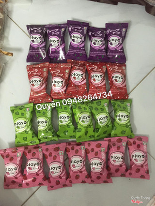 ✌️✌✌ kẹo cuộn có 4 vị : cola, dâu, táo, nho ... Vị nào cũg chua ngọt, siêu thơm. .. Cuộn dài nhăm nhăm nguyên buổi chưa hết, k phải dạng kẹo ngậm là tan, kẹo này lâu tan mà siêu zdai nhé 💰💰💰 15k