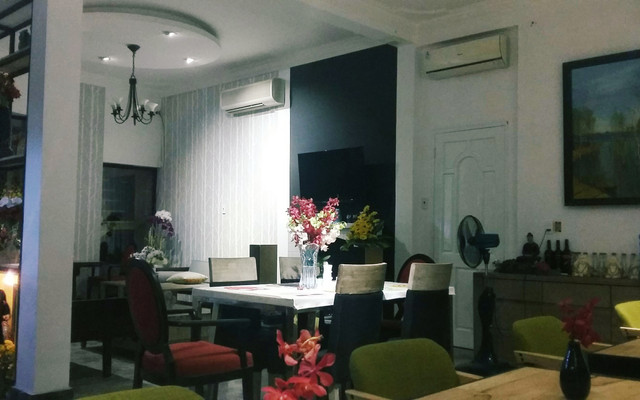 Black Owl Coffee & Lounge