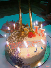 Bánh đẹp mắt khá là ngon bọn trẻ con nhà rất thích mỗi tội hơi ngọt quá 😞 quán nằm ngay mặt đường Trường Chinh ngay gần Ngã 4 Sở nên rất dễ phát hiện không lo tìm kiếm lâu thích hơn cả là quán gần nhà mặc nguyên set bộ ngủ đi bộ ra mua không lo tắc đường 😶 giá cả thì OK cũng như giá các quán bánh khác 👌 #thanhthanh #keo