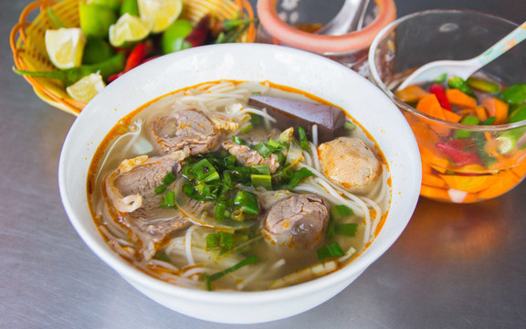 Bún Bò Cô Hạnh