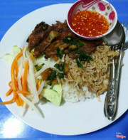 Cơm tấm sườn bì, ngon, nhiều,rẻ. 