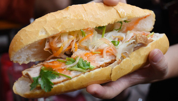 Định - Bánh Mì Chả Giò