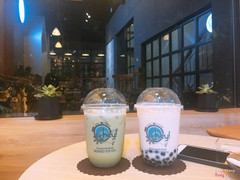 Mình và bạn mình đac thử món kiều mạch sữa và matcha sữa ở đây. Cả 2 món đều ngon đặc biệt là vị kiều mạch rất lạ và khác biệt. Trân châu rất mềm và dai! Không gian quán buổi tối cực đẹp ( rất thích mùi hương ở quán). Sẽ quay lại nhiều!!! 😋😋😋