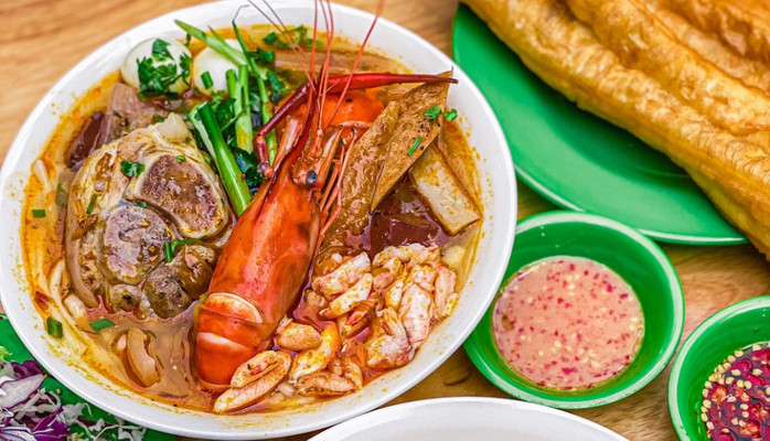 Bà Yum - Bánh Canh Ghẹ Miền Trung