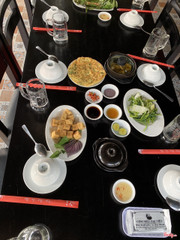 Quán ăn ngon- không gian rất thoáng mát và vị trí sát biển, giá cả ổn định , điểm đến lý tưởng cho gia đình