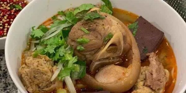 Ăn Vặt O Châu - Bún Bò Huế, Nem Chua & Bánh Lọc