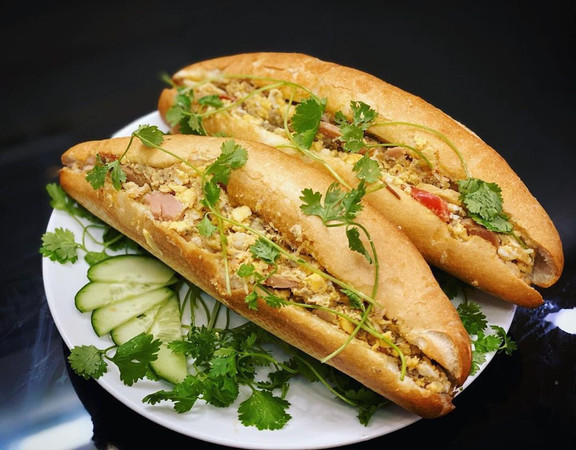 Bánh Mì Cô Lý - Món Ăn Bình Định