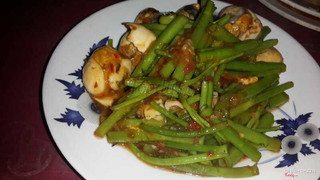 cuta xào sate rau muống 