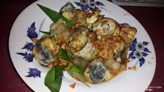  cút xào tỏi tóp mỡ