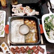 Lẩu 2 ngăn: lẩu sữa và lẩu cay