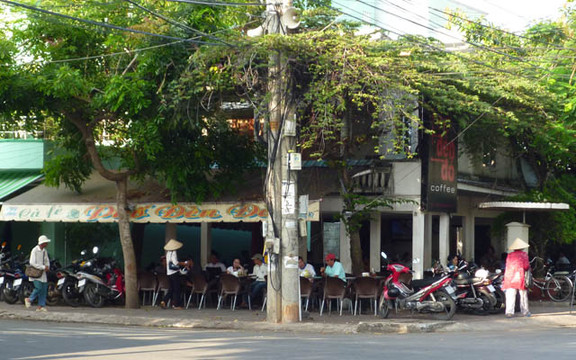 Phố Đèn Đỏ Cafe