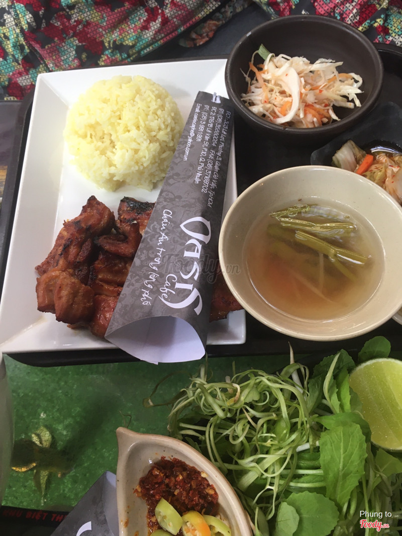 Cơm sườn nướng , ko ngon lắm nhưng nhiều thịt