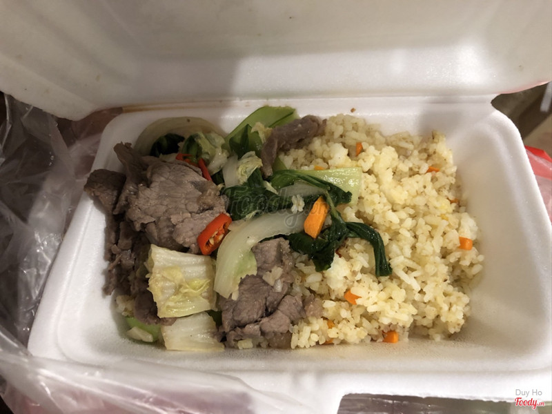 Cơm chiên bò cải chua