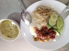 Cơm cá viên mặn & sườn non kho mắm