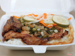 Cơm tấm sườn trứng