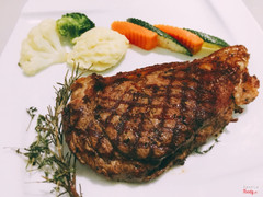 Striploin steak tại Sậy Steak House