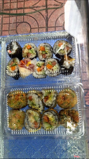 Kimbap thập cẩm  10k.( chiên 15k) 