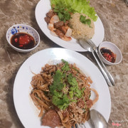 cơm bò lúc lắc-hủ tíu xào bò khô