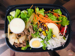 Salad bò nước sốt bơ