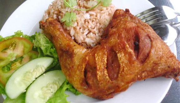 Phi Hiếu - Cơm Gà Xối Mỡ