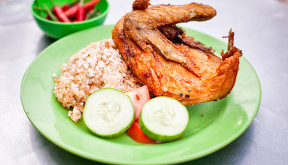 Chú Tèo - Cơm Gà Xối Mỡ