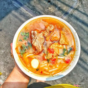 Bánh canh xương chả trứng 20k