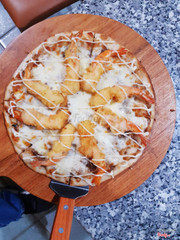 Pizza t&#244;m chi&#234;n