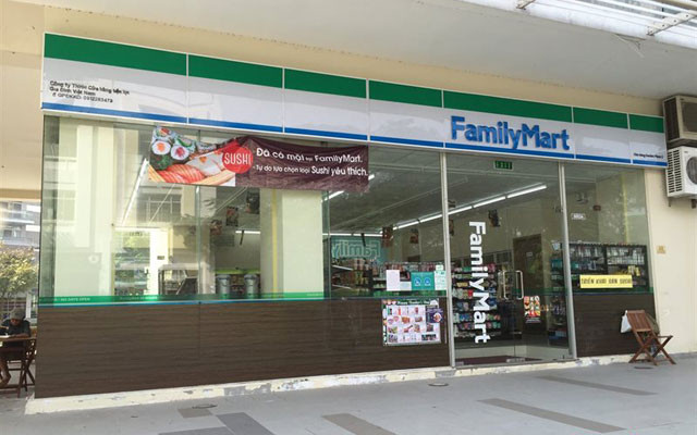 FamilyMart - Tôn Dật Tiến