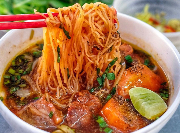 Tiệm Ăn Hiếu 81 - Bò Kho & Bún Thịt Nướng - Thích Quảng Đức