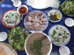 Bánh hỏi cháo lòng