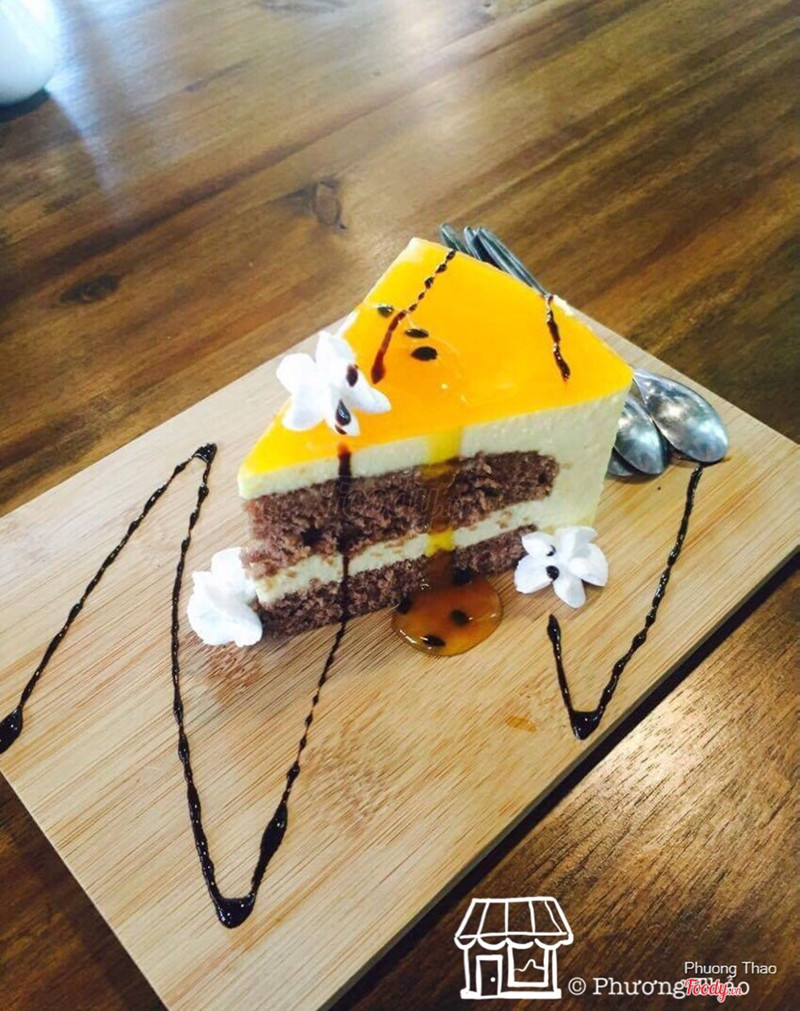 đây là bánh passion cheese .. món tủ của quán nè.. vâng.. em nó chỉ có 38k thôi đó. giá phải chăng vị cũng tuyệt vời luôn