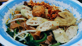 Bánh đa trộn best ngon đấy ạ ahuhu ))) Và nhóm mình đã đi ăn ở đây vào sinh nhật của mỗi đứa rồi )) Best 🙆🙆🙆