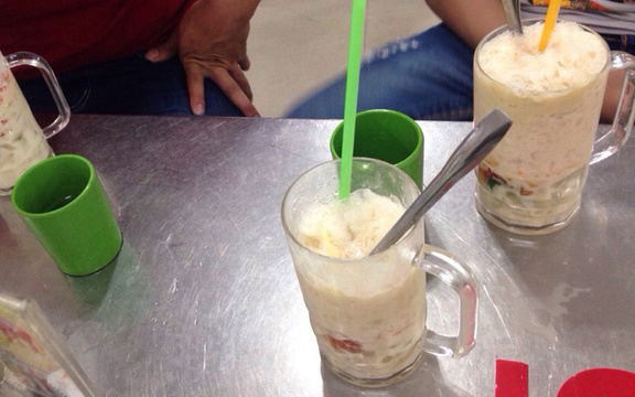 Chè Thái, Trái Cây Dĩa & Trà Sữa