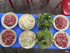 Lẩu riêu cua với u bò, gầu bò tươi