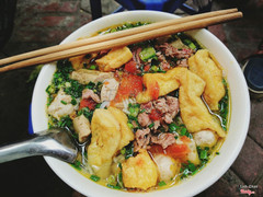 Bún riêu bò giò đậu mọc