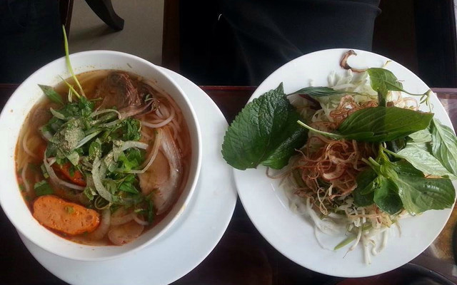 Chị Quỳnh - Bún Bò & Sốt Vang