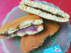 Dorayaki nhân socola, khoai môn, trái cây rừng