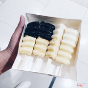 Baumkuchen stick. Một hộp 4 cái 80k . Mùi white và dark chocolate