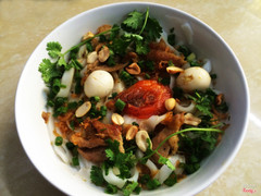 Mì toomthitj trứng: 15k