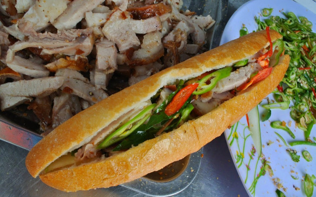 Bánh Mì Thịt Quay Minh Thu