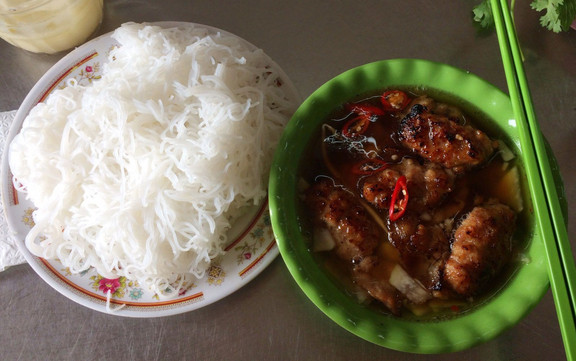 Cô Oanh - Bún Chả Nướng