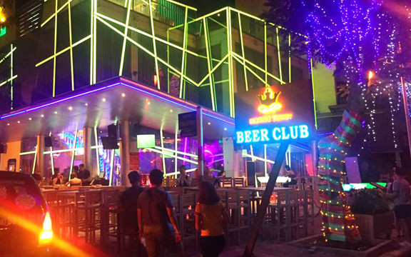 Hoàng Triều - Lounge & Live Music