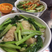 Mì sủi cảo. Ngon bá cháy. Nước lèo ngon, sủi ngon, mì ngon.