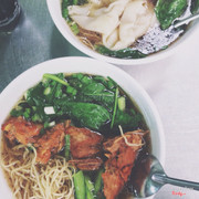 Mì sườn nước tiềm 30k. 